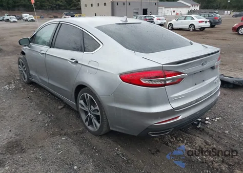2020 Ford Fusion Titanium z USA, uszkodzony, nr VIN 3FA6P0D9XLR138184